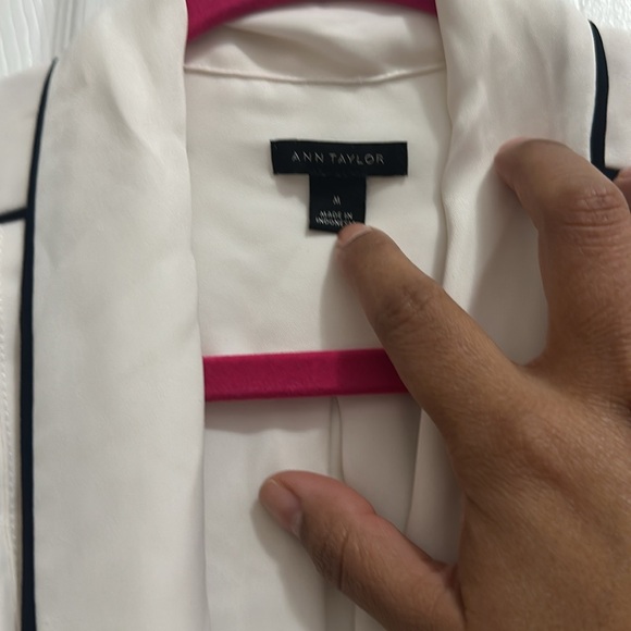 100% Poly Ann Taylor button down holiday blouse. Front bow - Picture 5 of 10